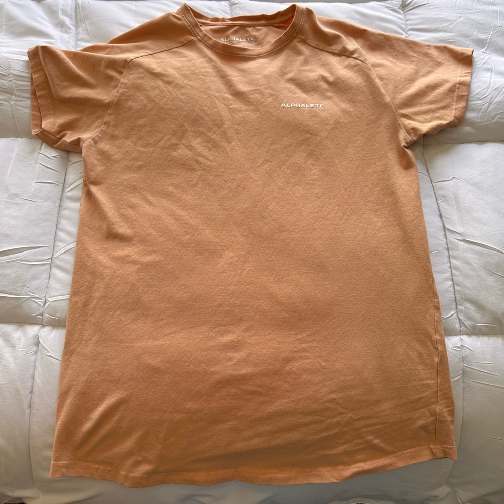 Alphalete t shirt